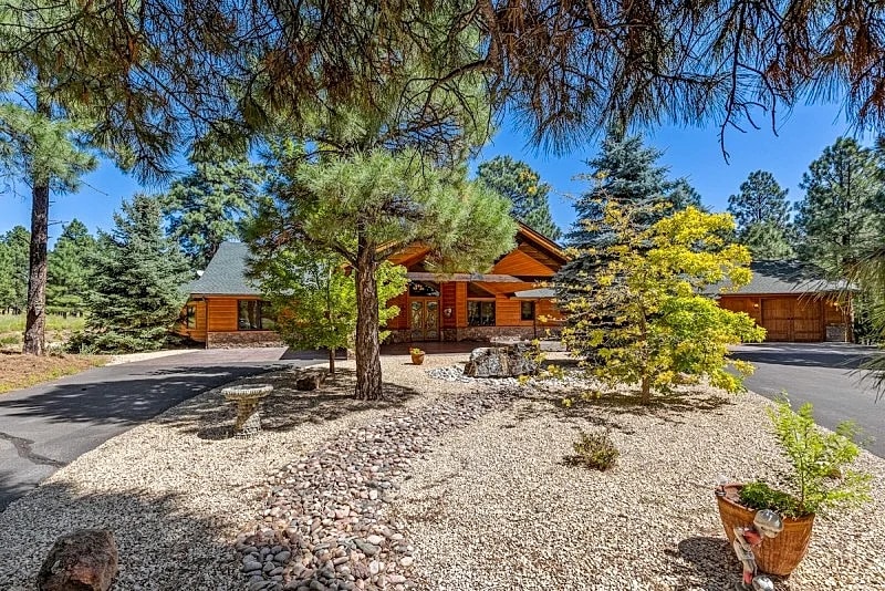 Unwind in Flagstaff's Finest Vacation Home! Don't Wait! in Flagstaff, Arizona, United States — photo 3