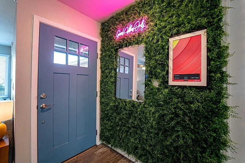 2 King Suites! Sparkling Heated Pool, Fire Pit and Shuffleboard! in Chandler, Arizona, United States — photo 4