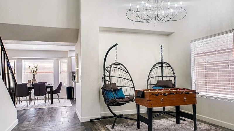 New Listing! Near Stadiums, Sleeps 10 and Pet Friendly Too! in Phoenix, Arizona, United States — photo 4