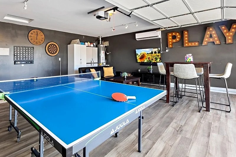 Old Town- Heated Pool- Hot Tub- Game Room- Firepit- Putting Green! in Scottsdale, Arizona, United States — photo 4