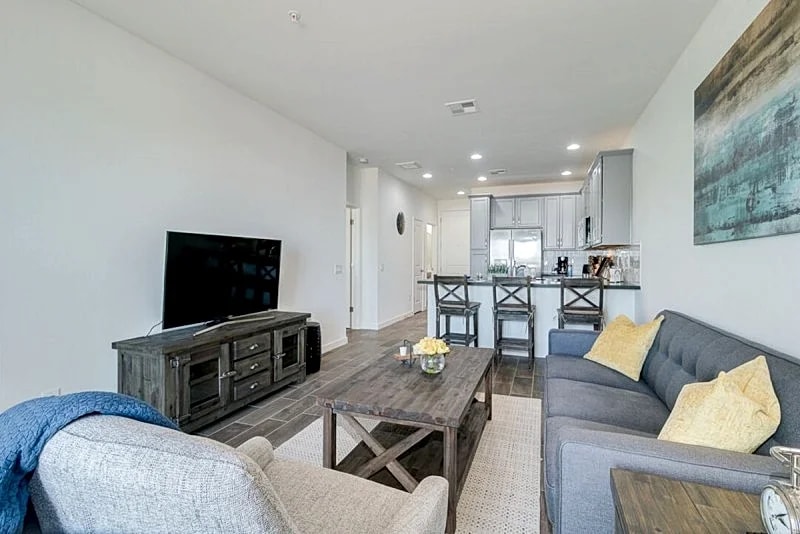Resort Condo! Walk to Rest. and Bars! 30 night Min in Chandler, Arizona, United States — photo 5