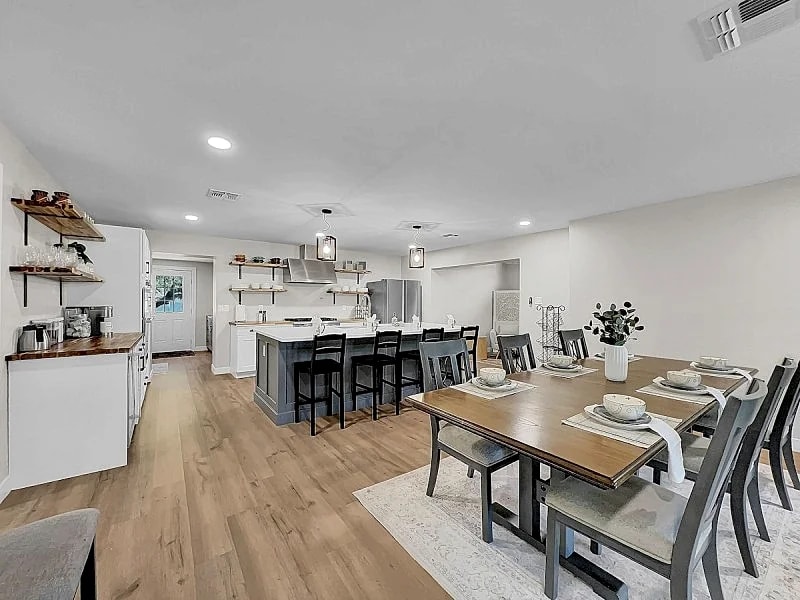 Park Views! Center of Phoenix! Amazing Remodel! in Phoenix, Arizona, United States — photo 4