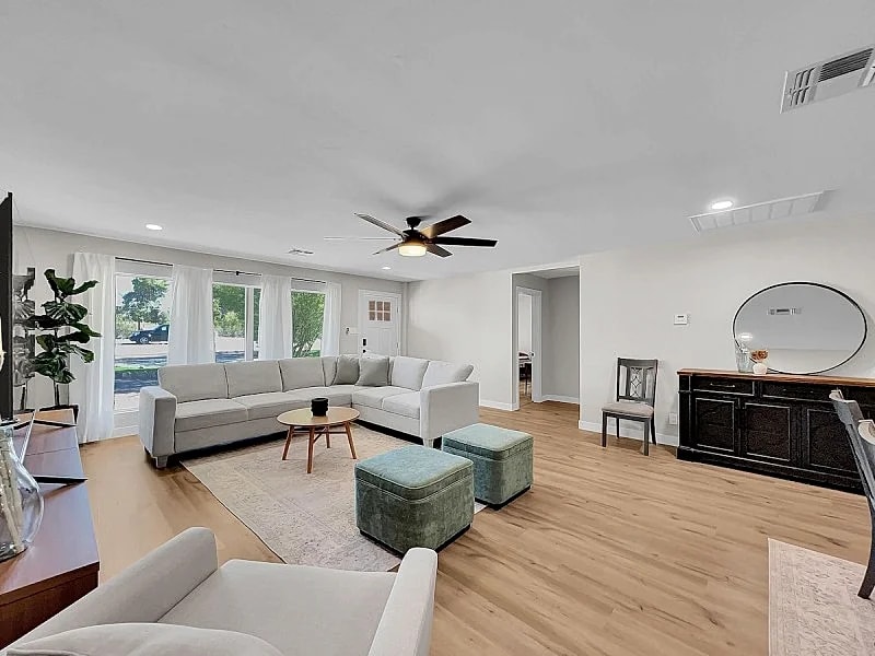 Park Views! Center of Phoenix! Amazing Remodel! in Phoenix, Arizona, United States — photo 2