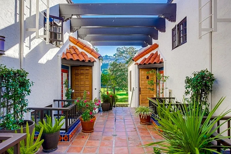 Beautiful 2 Bedroom La Jolla Shores Townhouse steps to the Beach in San Diego, California, United States — photo 5