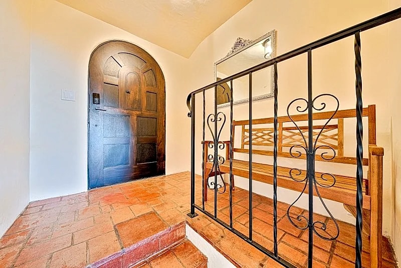 On The Beach Casa - Beautiful Spanish style adobe, with private front row bay access. in San Diego, California, United States — photo 5