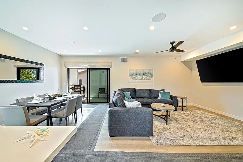 Ocean Views: Large Rooftop Deck | 2 Blocks to Beach | Walk to beach | Jacuzzi in San Diego, California, United States — photo 5