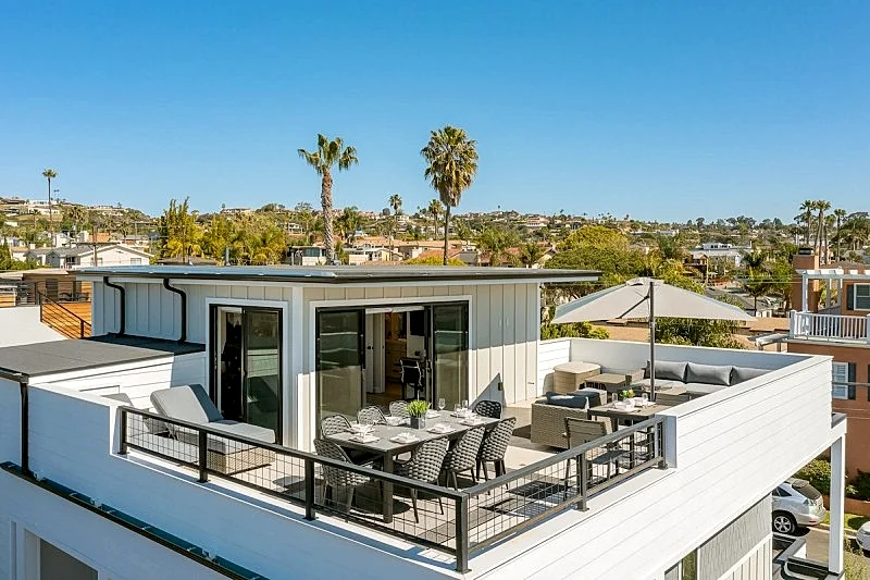 Ocean Views: Large Rooftop Deck | 2 Blocks to Beach | Walk to beach | Jacuzzi
