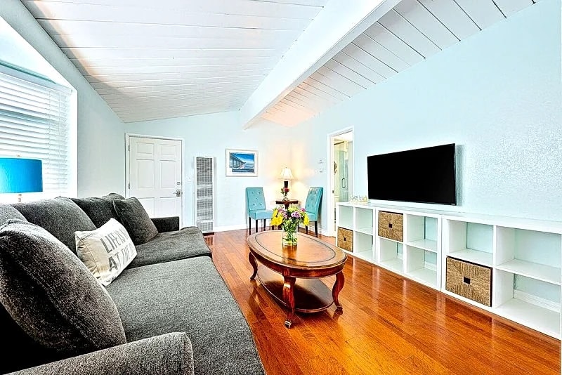 OB Pier #3 - Dog-friendly beach condo surrounded by restaurants in San Diego, California, United States — photo 5