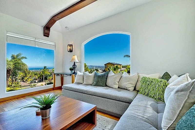 Ocean Beach Spanish Cottage with Ocean Views and spacious yard
