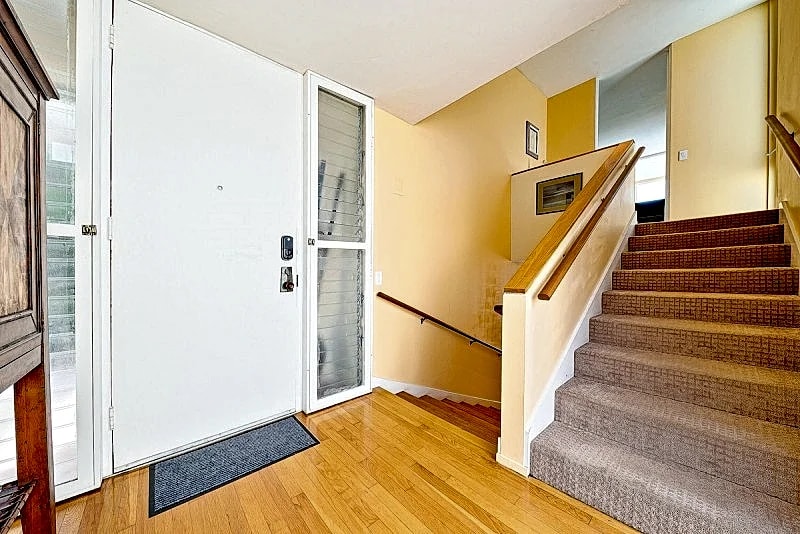 Coastal View is a 2 bedroom home in the Village area of La Jolla with ocean views in San Diego, California, United States — photo 5