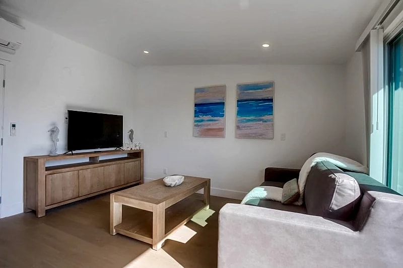 Surf Spot 2: Beautiful 1 bedroom apartments walking distance to Windansea Beach in San Diego, California, United States — photo 4