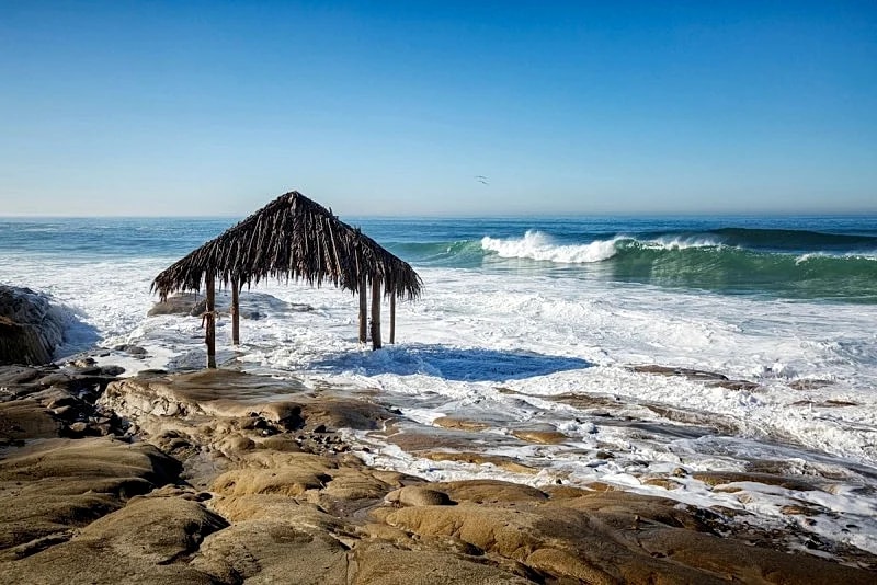 Surf Spot 2: Beautiful 1 bedroom apartments walking distance to Windansea Beach in San Diego, California, United States — photo 3