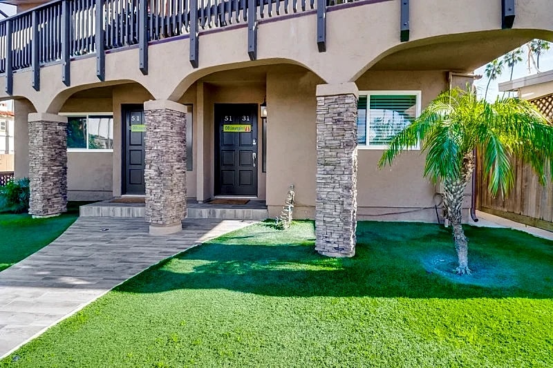 Loungin 1 across the street from dog beach in Ocean Beach! Duplex! in San Diego, California, United States — photo 3