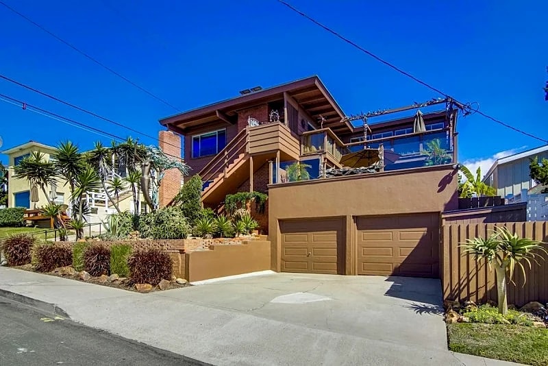 Life at the Beach - 2 unit Duplex with ocean views for family beach getaways in San Diego, California, United States — photo 5