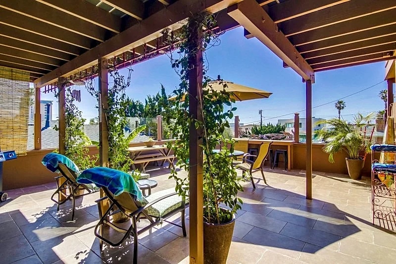 Life at the Beach - 2 unit Duplex with ocean views for family beach getaways in San Diego, California, United States — photo 3