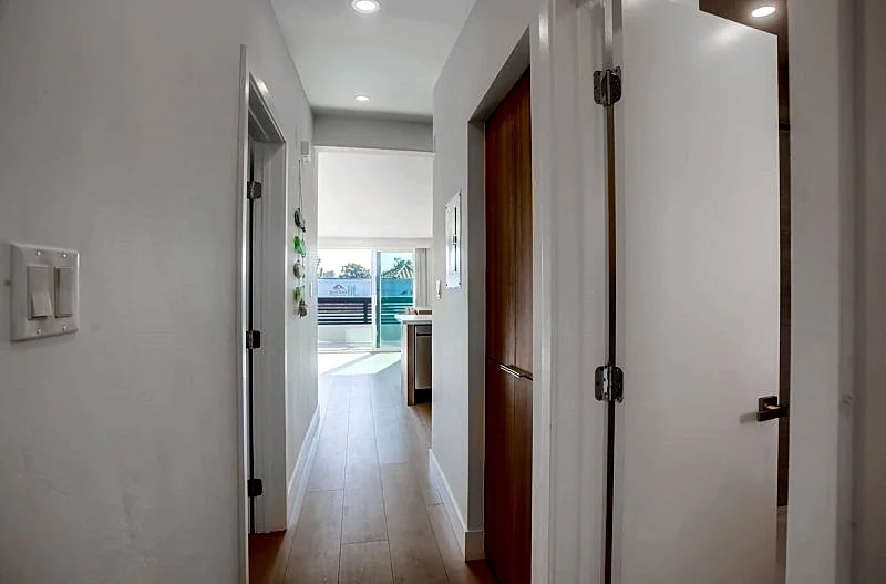 Surf Spot 4 - beautiful 1 bedroom apartments walking distance to Windansea Beach in San Diego, California, United States — photo 3
