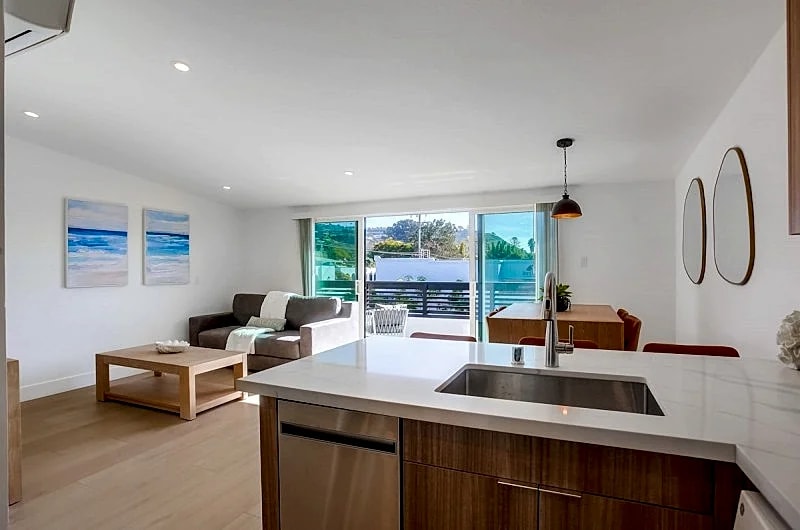Surf Spot 4 - beautiful 1 bedroom apartments walking distance to Windansea Beach in San Diego, California, United States — photo 4