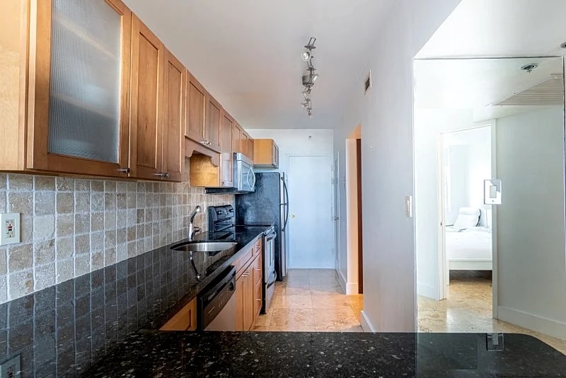 DECOPLAGE 1238 in Miami Beach, Florida, United States — photo 2