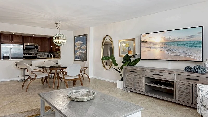 Roney Palace: Condo with Oceanfront Pool & Direct Beach Access