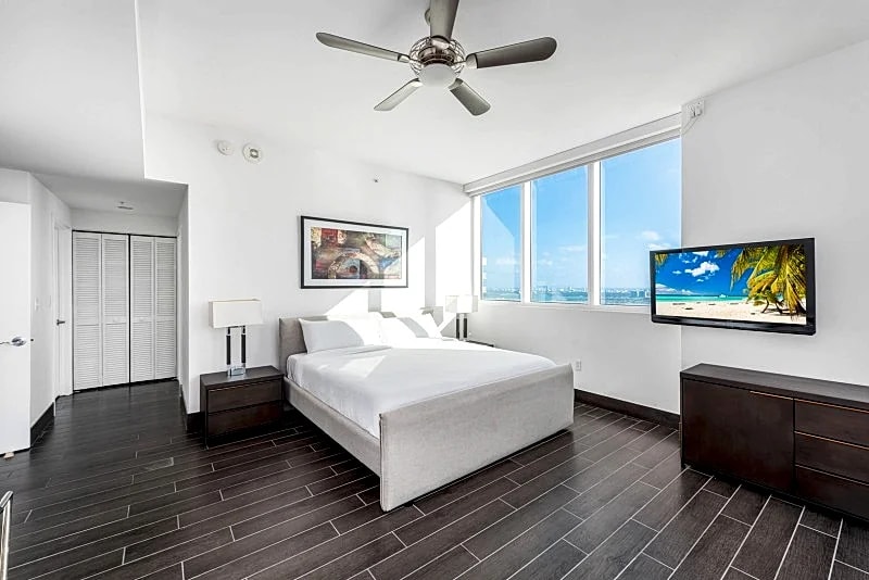 VIZCAYNE SOUTH 4808 in Miami Beach, Florida, United States — photo 4