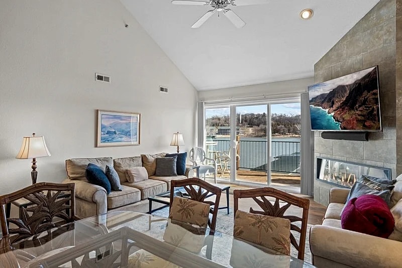 Cedar Glen 133-4A - Large Top Floor Unit on the Quiet Side! in Camdenton, Missouri, United States — photo 5
