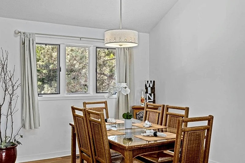 Knolls 1433 Amazing view from this top floor waterfront 2 bedroom 2 bath condo! in Osage Beach, Missouri, United States — photo 4