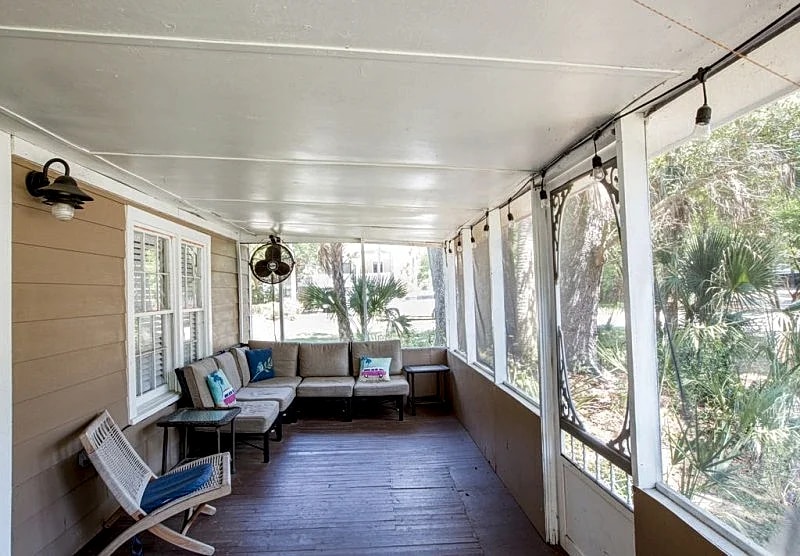 Cozy Corner 3 BR sleeps 6 walking distance to beach and Center Street! in Folly Beach, South Carolina, United States — photo 3