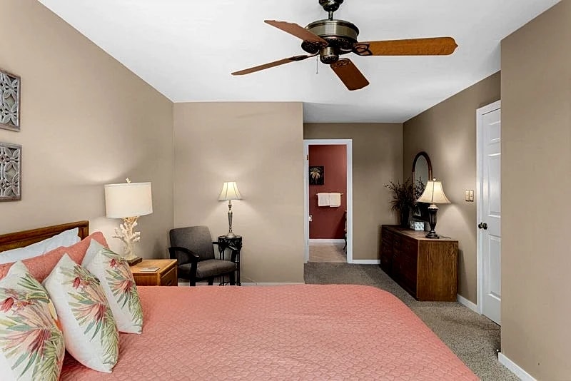 Knolls 0334 Beautiful large 4 bedroom 4 bath condo in Osage Beach! in Osage Beach, Missouri, United States — photo 3