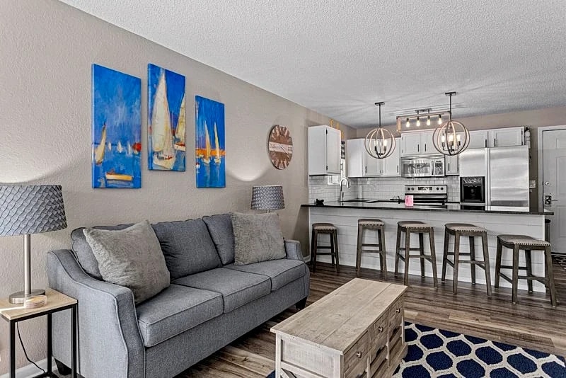 Southwood Shores 103-3D - Gorgeous Waterfront Condo! in Lake Ozark, Missouri, United States — photo 2
