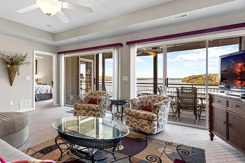 Palisades 202E-2B Stunning panoramic view from this beautiful 3 bedroom Condo! in Lake Ozark, Missouri, United States — photo 3