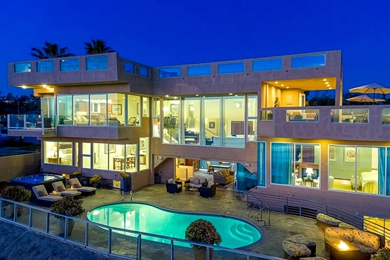 Oceanfront Beach, Pool, Hot Tub, Pickleball, Movie Theater, Elevator & Golf Cart in San Diego, California, United States — photo 1