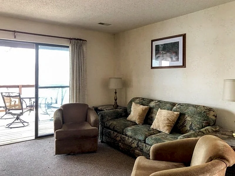 Lone Oak Point 19 - A Vintage Lake Vacation!