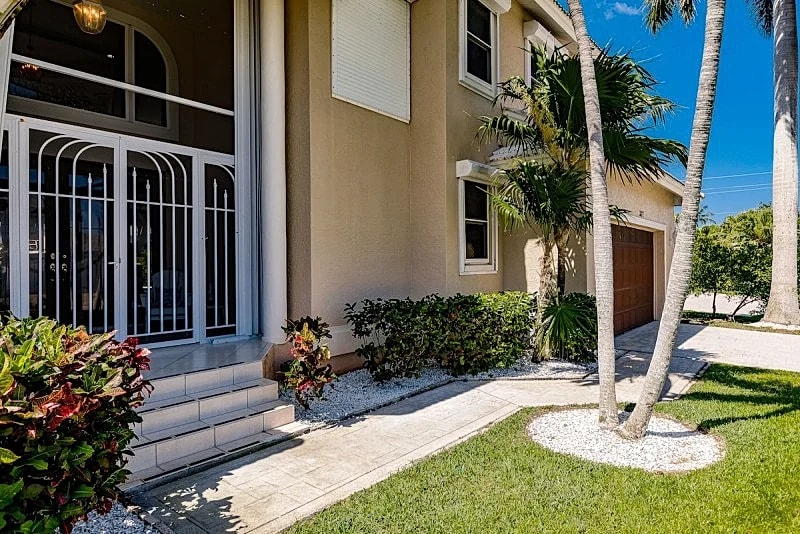 Luxury Home On Tranquil Tarpon Bay in Marco Island, Florida, United States — photo 3