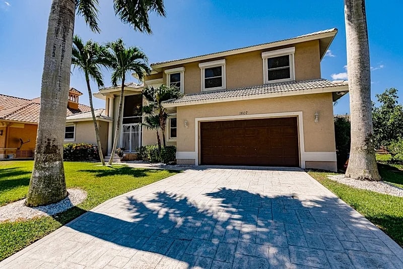 Luxury Home On Tranquil Tarpon Bay in Marco Island, Florida, United States — photo 2