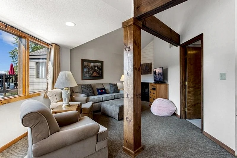 Holiday Shores 24 - Beautiful Villa with Resort Amenities! in Osage Beach, Missouri, United States — photo 2