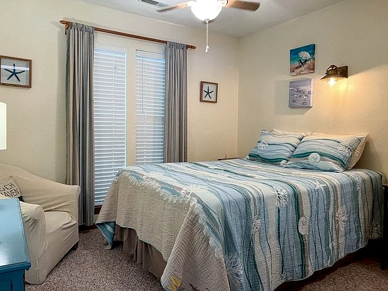 Lone Oak Point 29 - A Vintage Lake Vacation!