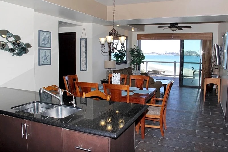 Beautiful, 2 Bedroom + Bonus Room - 4th Floor Cristal Oceanfront Condo in Puerto Penasco, Sonora, Mexico — photo 5