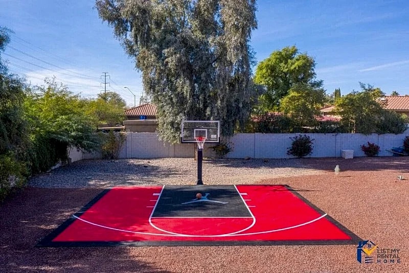 Villa with It ALL! SportsCourt+Putting Green+Heated Pool+Spa+Chef+Tiki Hut in Scottsdale, Arizona, United States — photo 5