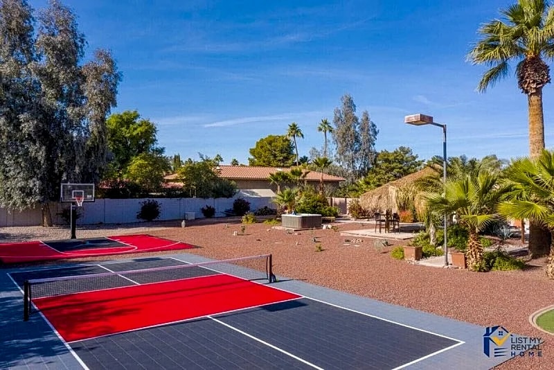 Villa with It ALL! SportsCourt+Putting Green+Heated Pool+Spa+Chef+Tiki Hut in Scottsdale, Arizona, United States — photo 3
