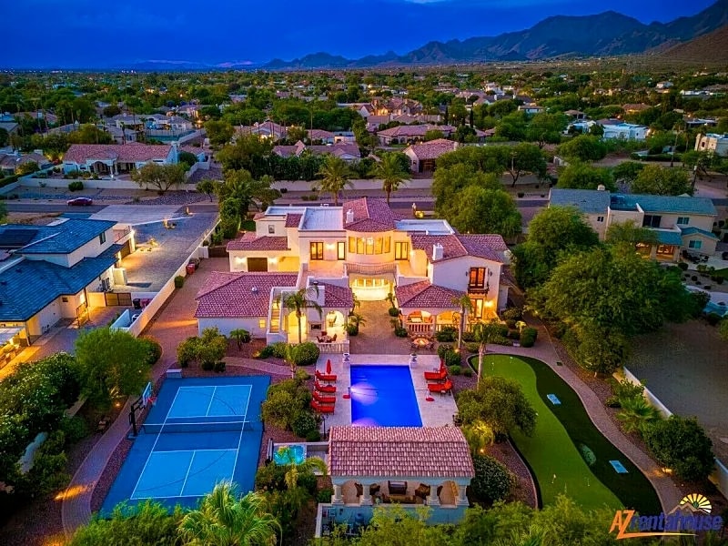 Paradise Castle in AZ+SportCourt+Game Room+Putting Green+Heated Pool & Spa+Has It All in Scottsdale, Arizona, United States — photo 2