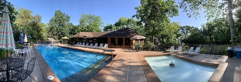 Lone Oak Point 40 - A Vintage Lake Vacation! in Sunrise Beach, Missouri, United States — photo 5