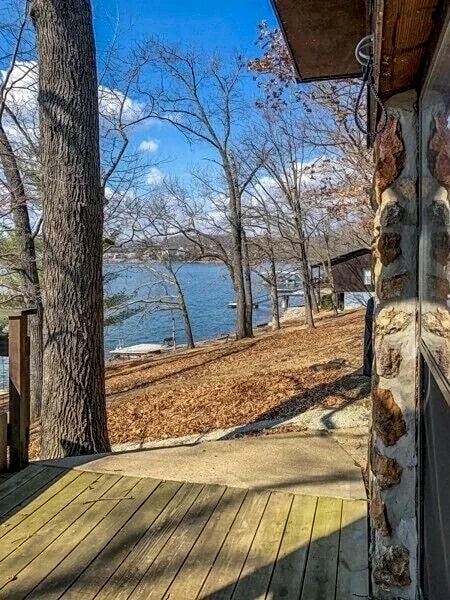 Lone Oak Point 40 - A Vintage Lake Vacation! in Sunrise Beach, Missouri, United States — photo 4
