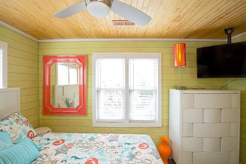 Funky Folly – Folly Beach Oceanfront Rentals - Pet Friendly in Folly Beach, South Carolina, United States — photo 5
