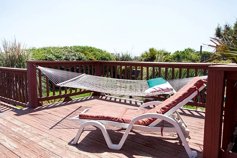 Funky Folly – Folly Beach Oceanfront Rentals - Pet Friendly in Folly Beach, South Carolina, United States — photo 3