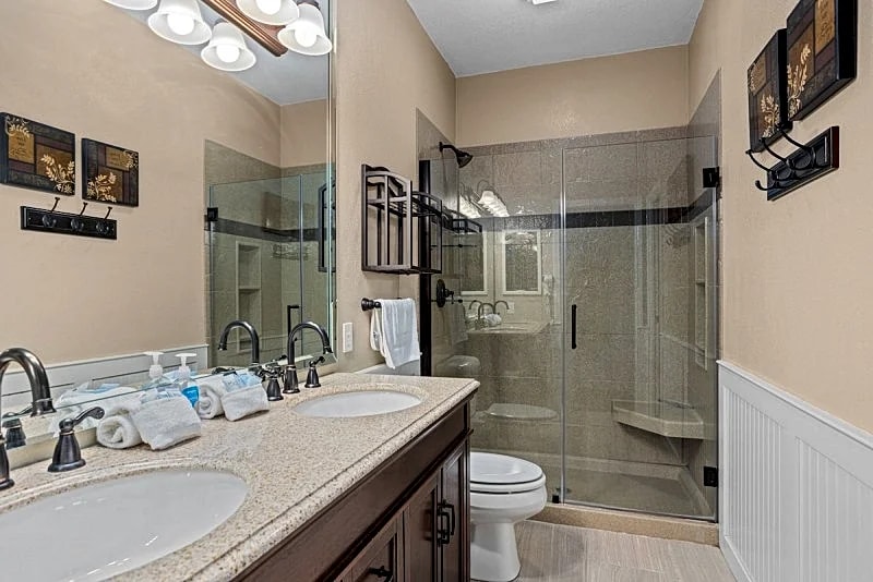 Lazy Days H-09 - Spacious Waterfront Condo! in Osage Beach, Missouri, United States — photo 3