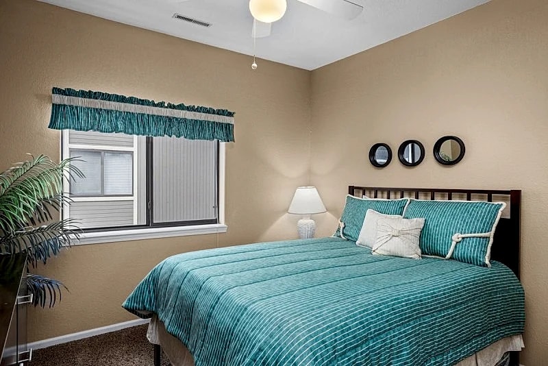 Lazy Days H-09 - Spacious Waterfront Condo! in Osage Beach, Missouri, United States — photo 5