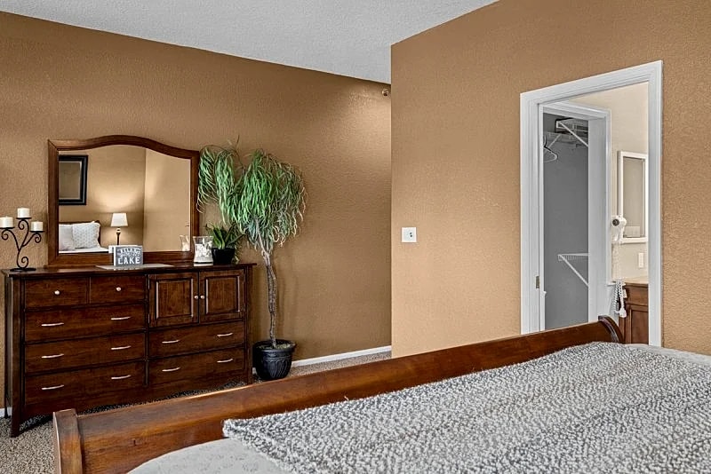 Lazy Days H-09 - Spacious Waterfront Condo! in Osage Beach, Missouri, United States — photo 2