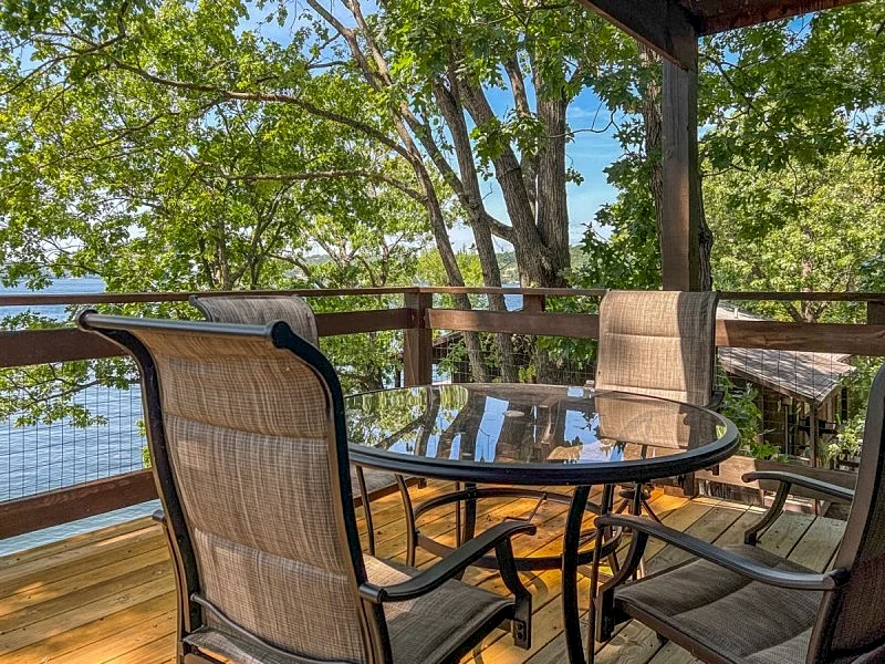 Lone Oak Point 35 - A Vintage Lake Vacation!