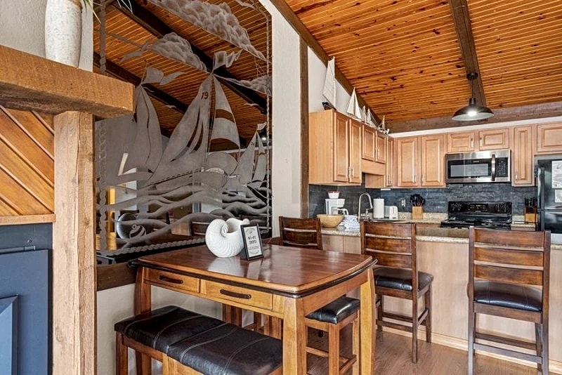 Southwood Shores 304-4B - Updated Top Floor Condo! in Lake Ozark, Missouri, United States — photo 5