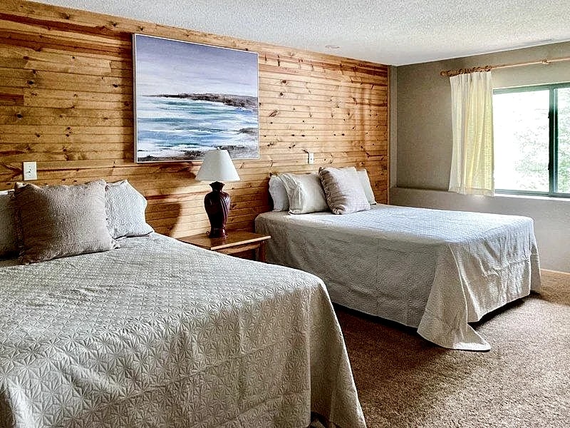 Lone Oak Point 36 - A Vintage Lake Vacation! in Sunrise Beach, Missouri, United States — photo 4